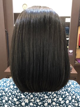 ミリュウ(Milieu) ロブもまとまる　やわらか縮毛矯正でつやつやに