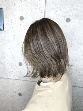 リノ(Lino) ホワイトベージュバレイヤージュ