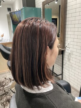 ウォルト(WALT) ピンクベージュハイライトミディアムボブ