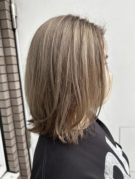 ハグ 横浜(HUG) くすみブロンド♪