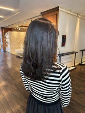 ザック ヴィ(ZACC  vie) レイヤーカット/セミロング/艶カラー/学割U24