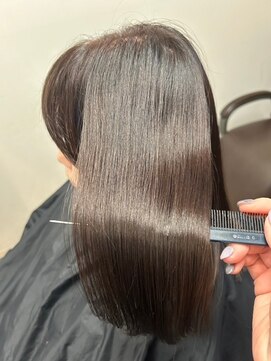 アパートメントヘアー 髪質改善酸性ストレート大人ロング艶髪デザインカラーグレージュ