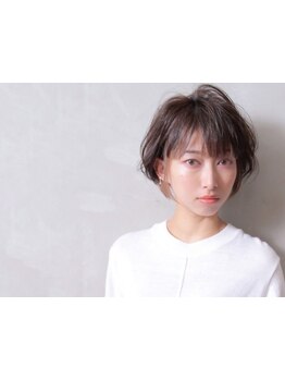 【フェイスラインの美しさを引き立たせるカット】ミリ単位の絶妙な調整ができるのはプロだけ[髪質改善]