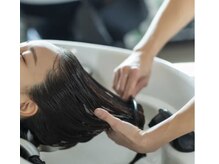 メイントリートメント｜髪の芯を強くし、ゆがみを改善していきます。