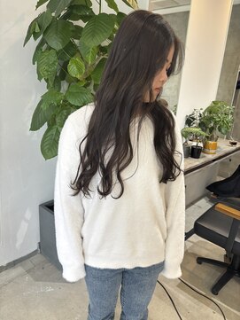 イル(ill) アッシュ グレージュ 透明感 ロング 大須