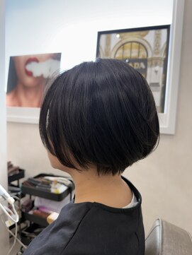 エモ(emo) 丸みのあるショートボブ