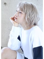 ヘアアンドメイク シークネクスト(HAIR&MAKE SeeK NEXT)&nbsp;【SeeK NEXT】ハイトーン ホワイトアッシュ×ぱっつんボブ
