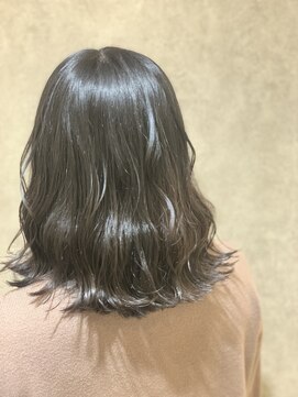 ランプ(Lamp) 落ち着きのある透明感♪ダークグレージュ『Lamp』