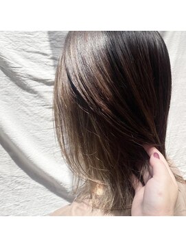 ココリュビ(COCO RUBIS) カジュアルな外ハネスタイル