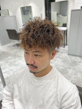 キートス(Kiitos) ハイトーン/2ブロック/エアリー前下がりハードツイスパ