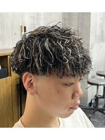 メゾンフォーメン(Maison for men)&nbsp;ツイストスパイラルパーマ/ホワイトメッシュ