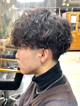 サラ HAIR&MAKE SALA 相模大塚店の写真/メンズの方も大歓迎！メンズパーマなどの豊富なメニューで叶う、オシャレ×カッコいいで理想のスタイルに♪