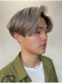 センターパート　マッシュ　グレージュ　パーマ　ブリーチ