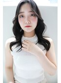 くびれミディアム[デザインカラーレイヤーカットウェットヘア]