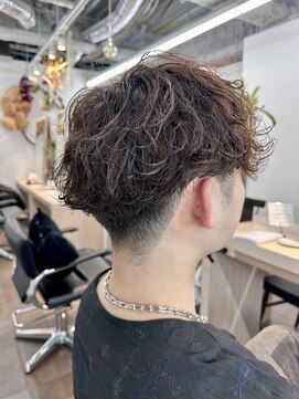 サロンドジョー(salon de joe) ツイストスパイラルパーマメンズマッシュ刈り上げ 奥東巧真