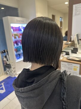 アッシュ 大泉学園店(Ash) アゴ下切りぱなしボブヘア