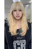 レイヤー・ブロンドベージュ・ダブルカラー・ケアブリーチ