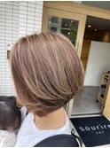 ショートボブ　インナーカラー