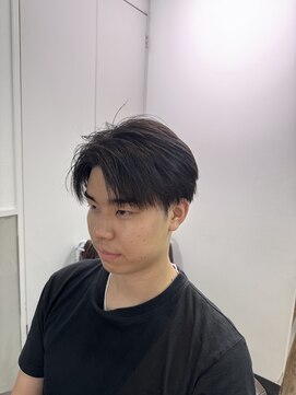 クロムトウキョウ ザ バーバー 新宿本店(CHROM TOKYO the Barber) センターパート/メンズカット/ツーブロ