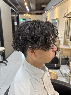 アイズ 海老名(AIZU) 波巻きパーマ 波巻き 波巻きスパイラル 刈り上げ 眉毛