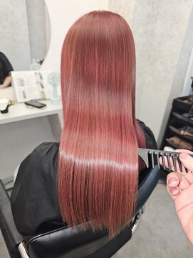 トッカ 茨木(tocca) 茨木市で唯一【縮毛矯正とカラーを同時に行える】スタイリスト★