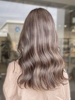 クオリス 上板橋店(QUALIS)&nbsp;冬の透明感◎ナチュラルハイライト×アッシュグレージュ小顔ヘア