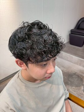 ニクラ ザ ブリンク(NICLA the blink) ゆるめ束感メンズパーマ