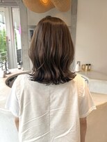 ロエ(loe) 粋な大人のつるんとモカブラウン。