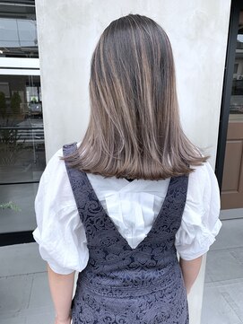 ニキータ(Nikiita) 【Nikiita女子】ストレートヘアのバレイヤージュ　　B55163