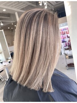 リア 近鉄八尾店(Lia) シャドールーツ