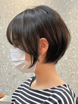 エリマ  茅ヶ崎(elima) ショートボブ大人ショートハンサムショート前髪なしグレージュ