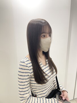 ユーフォリア 新宿通り(Euphoria) イルミナカラー/アッシュベージュ/顔まわりレイヤー