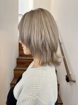 エッジ 下北沢(edge.) ウルフレイヤー 透明感ミルクティーベージュ edge.下北沢