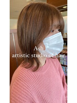 アッシュ アーティスティック スタジオ オブ ヘア(Ash artistic studio of hair) ミディアム外ハネスタイル