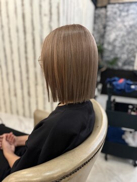 ニーゼロゼロナナ(2007) 切りっぱなしボブ