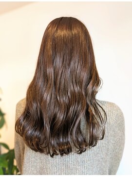 ルートヴィッヒ(Ludwig) ツヤツヤ赤み消しカラー♪ワンカラーで出決まる!