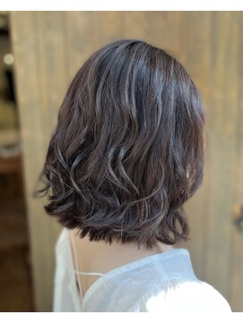 アロマ アンド アイボリー(Aroma&ivory) 切りっぱなしボブ