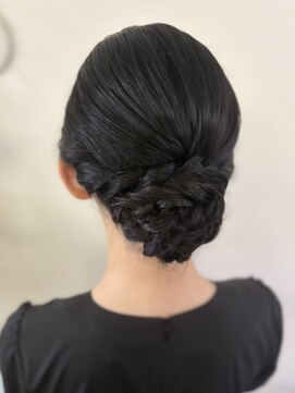 ベルクープ(BELLE COUPE) 綺麗めアップスタイル