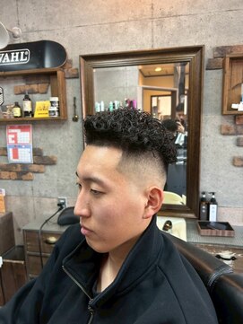 アールズ ヘア(R's hair) MEN’S HAIR/サーフカール/刈り上げセンターパート/印西