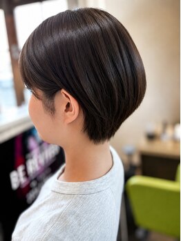 hair salon URU by charmant【6月12日NEW OPEN(予定)】の写真/【ショートカットが得意】360度どこから見ても美しいシルエット。骨格に合わせたカットで小頭に♪