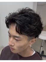ベル 桑名(BHEL)&nbsp;桑名メンズパーマルーズパーマシャドウパーマセンターパート緩め