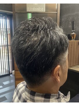 エーデルシェーンハイト(EDEL schonheit) 『ダンディショート』ツーブロックスタイル