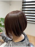 艶々カラー前下がりボブ
