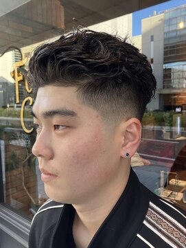 フォーコーナーズ(Four Corners) スパイラルパーマ／メンズパーマ／スキンフェード