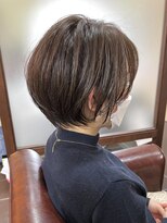 ハピネス クローバー 学園前店(Happiness CLOVER)&nbsp;丸みショート/前髪/顔周りカット/濱崎優/白髪ぼかし