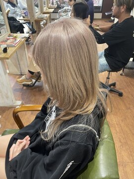 ヘア ライフ ワイレア(HAIR LIFE Wailea) ホワイト系ミルクティーベージュ