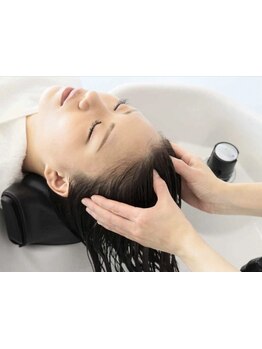 ヘッドスパのスペシャリスト在籍◇頭皮・髪の豊富な専門知識×修練を積んだヘッドキュア技術でお悩み解消！