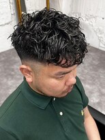 リア(riah)&nbsp;メンズツーブロックパーマ/ビジネスショート/刈り上げ