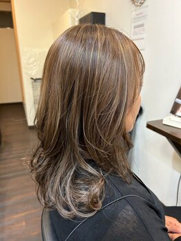 ヘアアトリエ シャイニィ(hair atelier Shiny)の写真/白髪染めでもお洒落を楽しみたい女性におススメ◎暗くするだけじゃない！希望の色味を一緒に叶えましょう♪