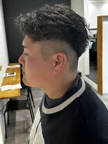 ヒュイル バイ ニアウ(Hwyl by Niau) メンズショートパーマツイストパーマスパイラルパーマフェード